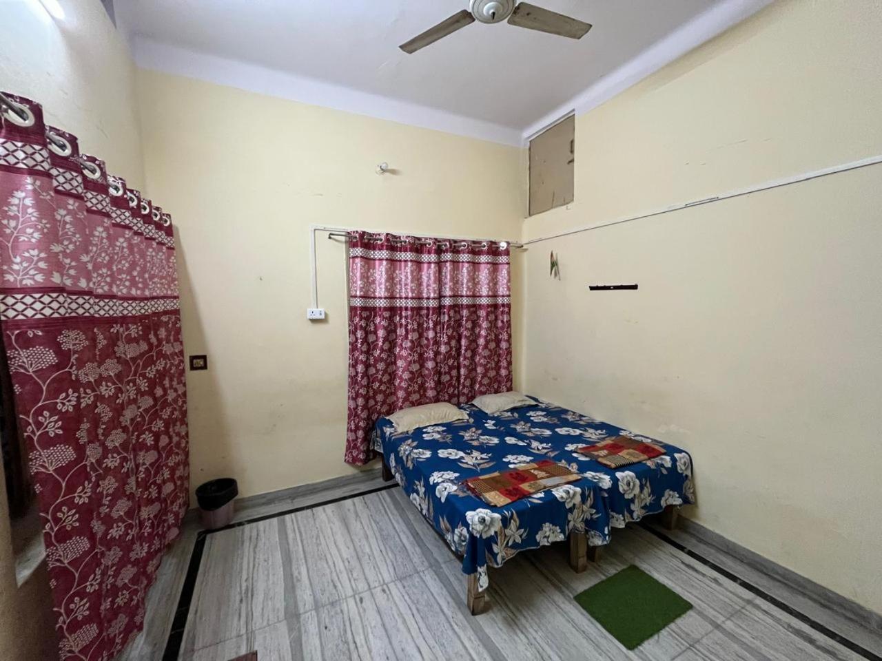 Vishwa Deva Homestay Varanasi Exterior photo